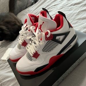 Air Jordan 4 ‘Fire Red’